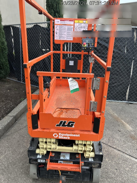 2022 JLG ES1330L