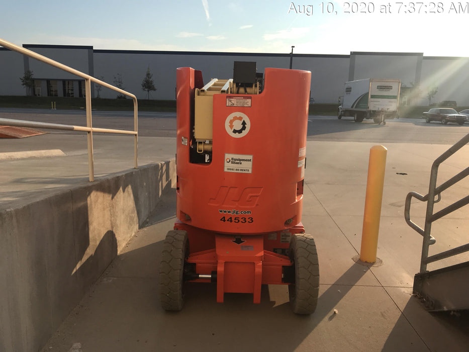2019 JLG E300AJP