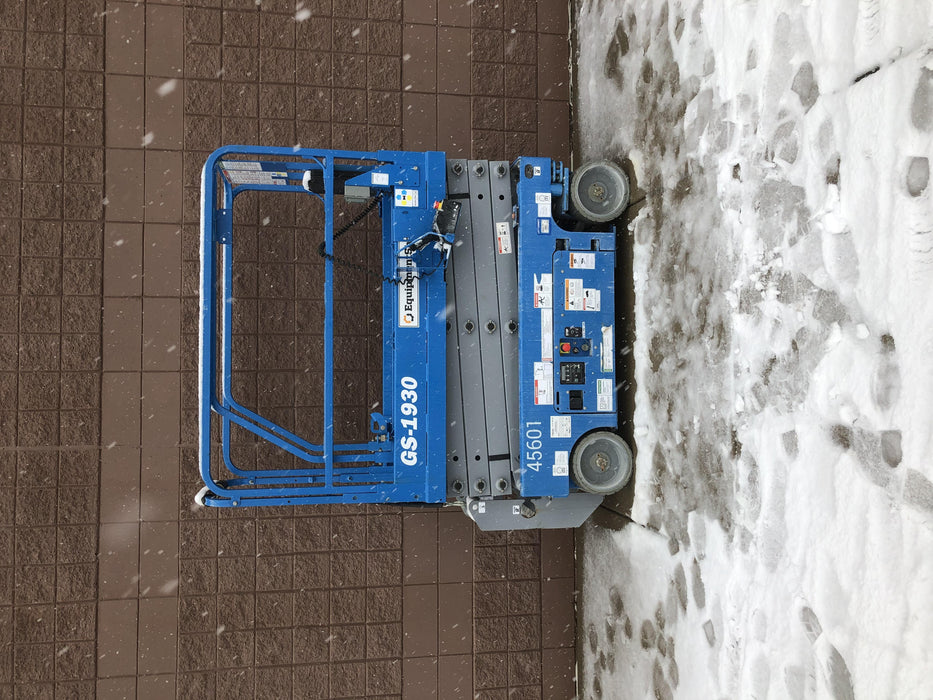 2019 Genie GS-1930 Fixed rails with chain Entry