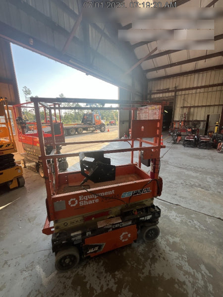 2022 JLG ES1330L