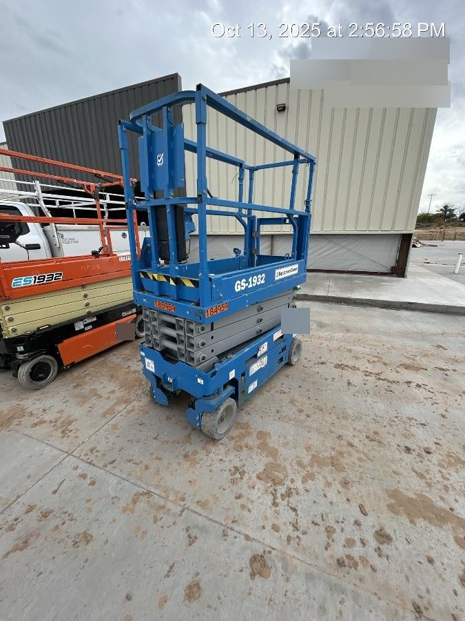 2021 GENIE GS-1932