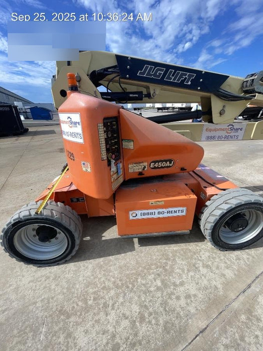 2016 JLG E450AJ