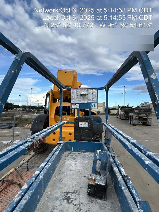 2017 Genie GS-1930 Genie GS-1930 Lift w/Fixed Rail and Chain Entry