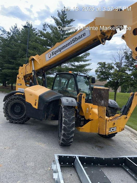 2019 JCB 512-56 Enclosed Cab, 109 HP, Solid Tires, Worklights, Beacon, Aux Hydraulics, Lifting Eye w/60" Carriage/60" Forks