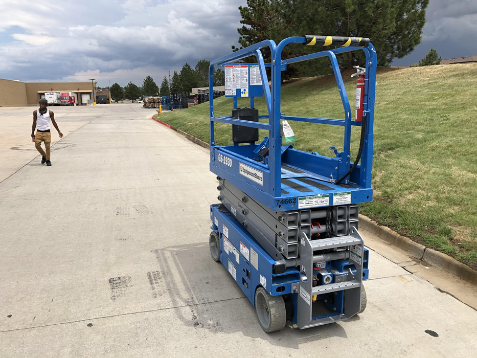 2020 Genie GS-1930 Fixed rails with chain entry gate - Pre A92.20