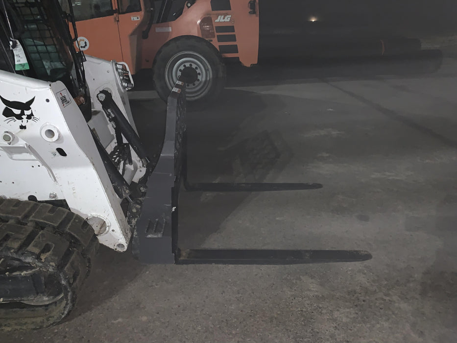 2021 PALADIN 48" Pallet Forks - Paladin