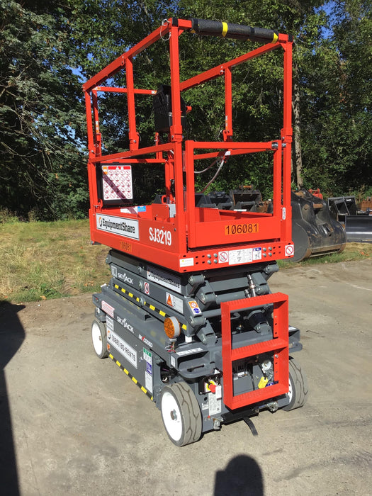 2020 Skyjack SJIII-3219 Solid NM Tires, Half height spring hinged entry gate, Dual Beacons, 800W Inverter