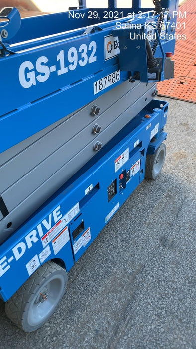 2021 GENIE GS-1932