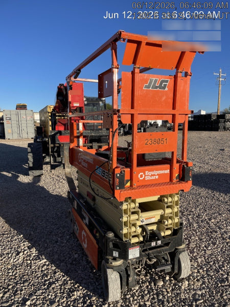 2022 JLG ES1932