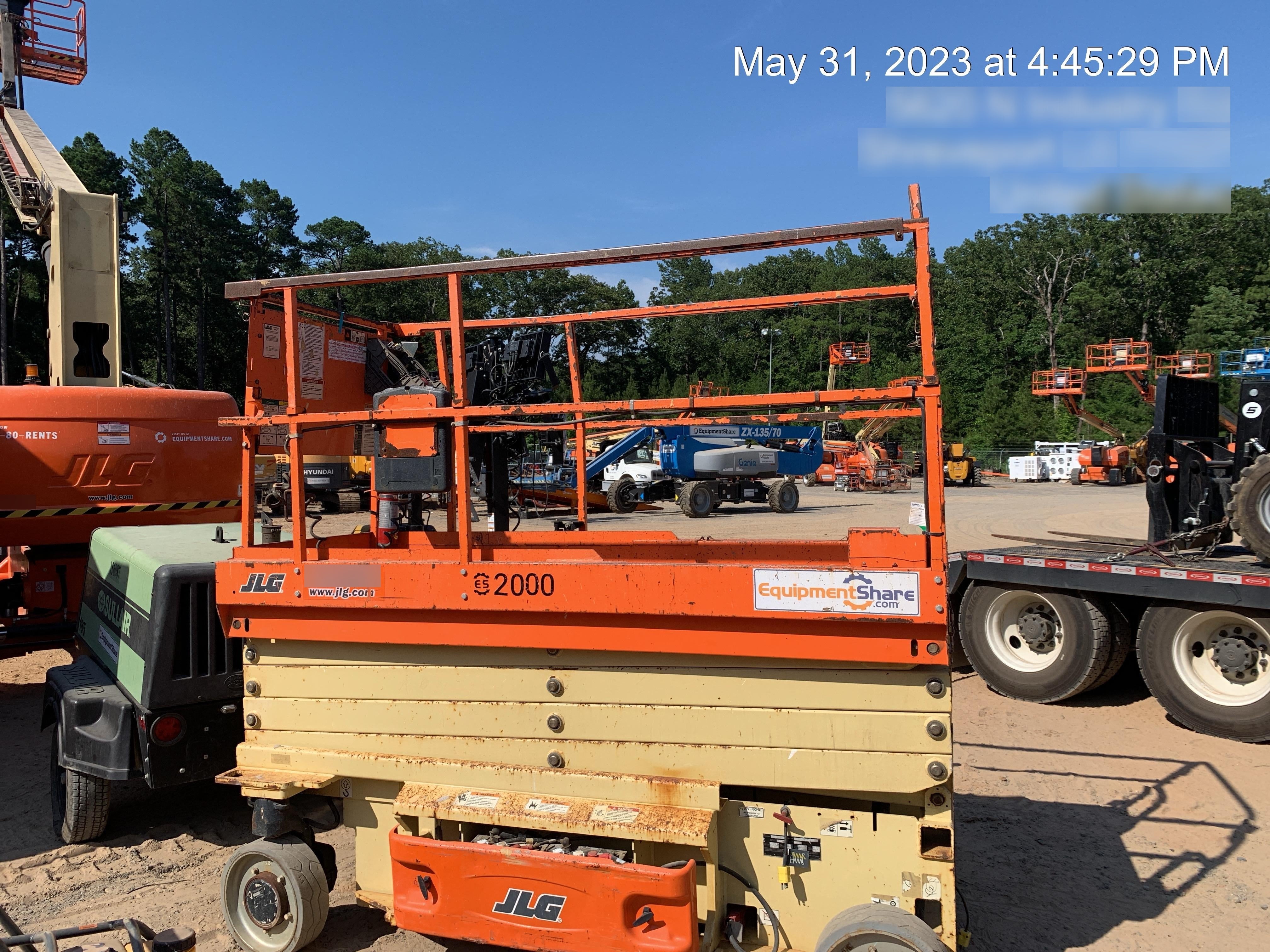 2016 JLG 3246ES
