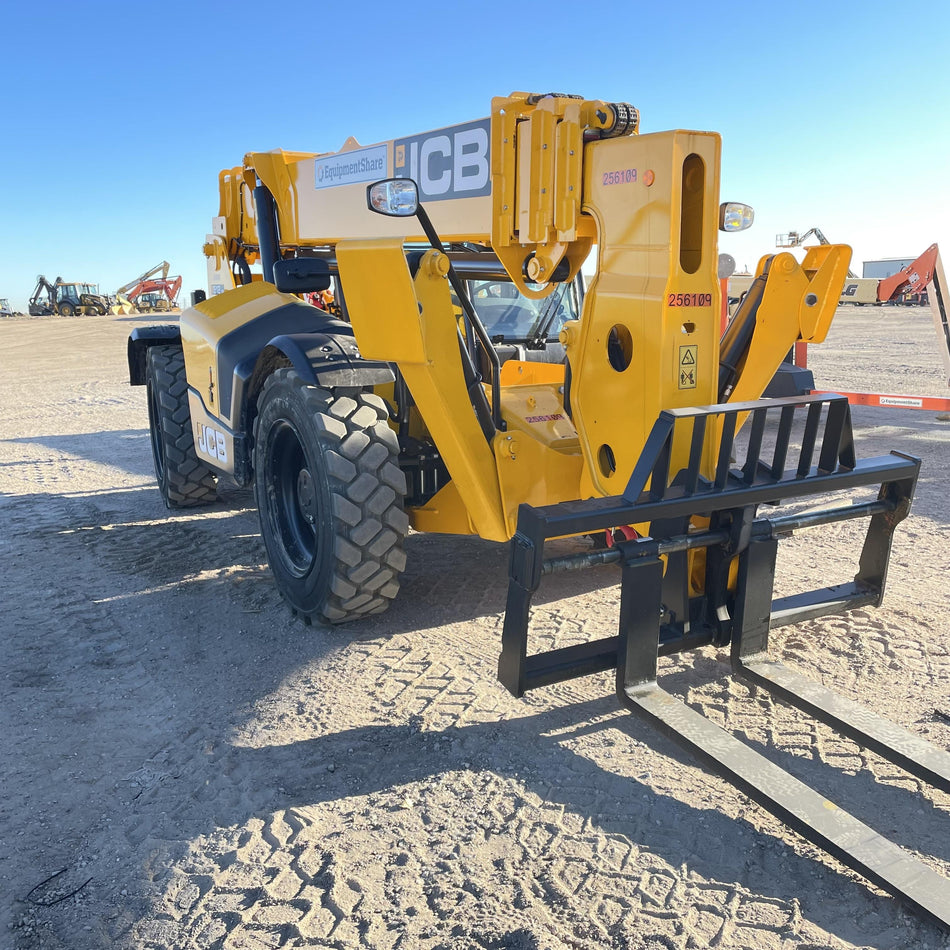 2022 JCB 512-56