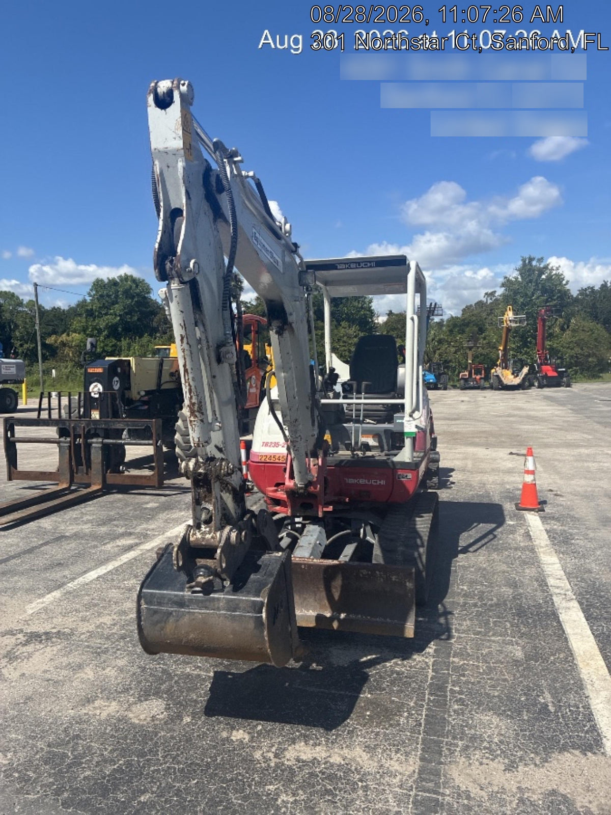 2022 TAKEUCHI TB235-2R