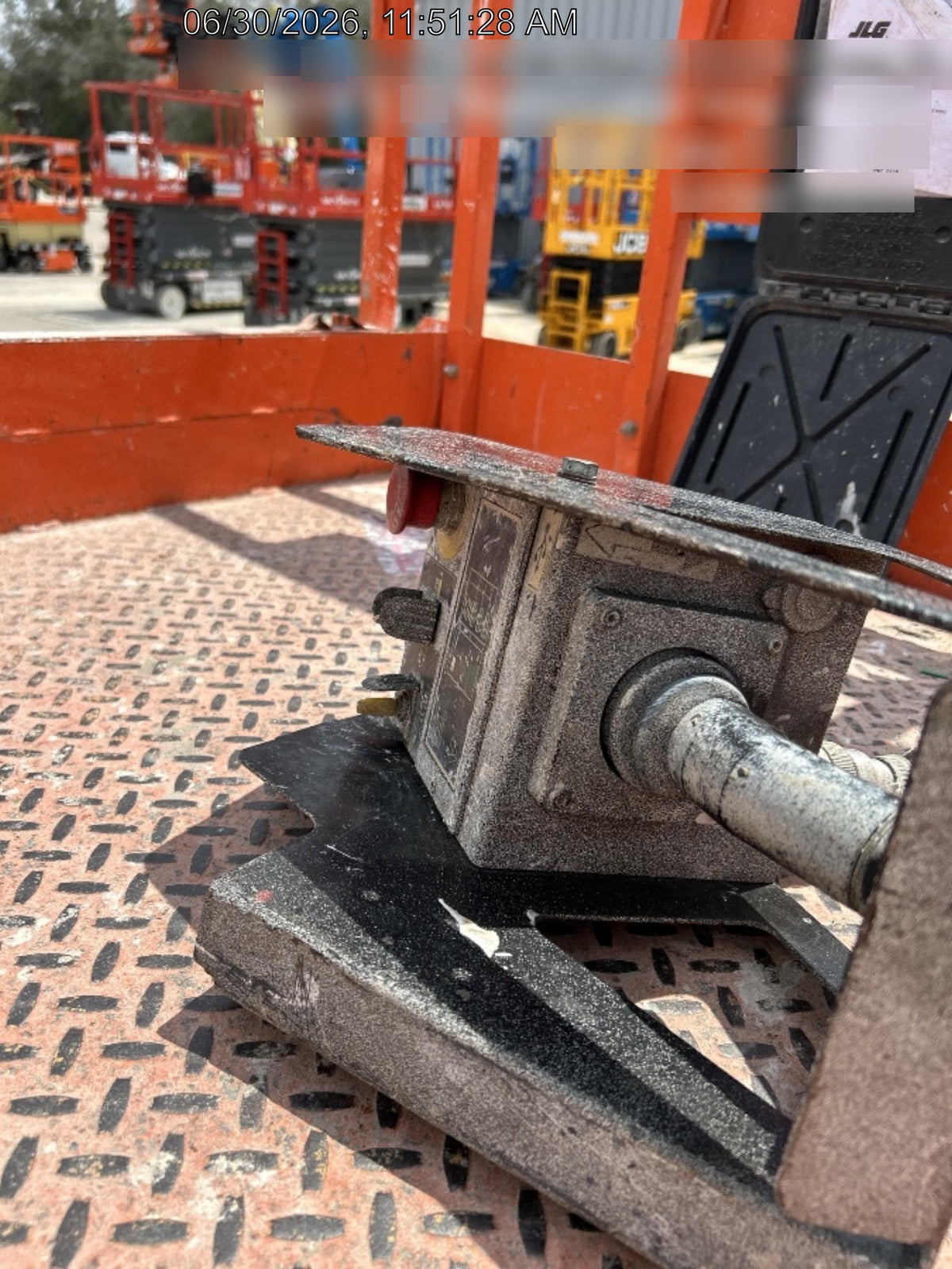 2023 JLG ES3246