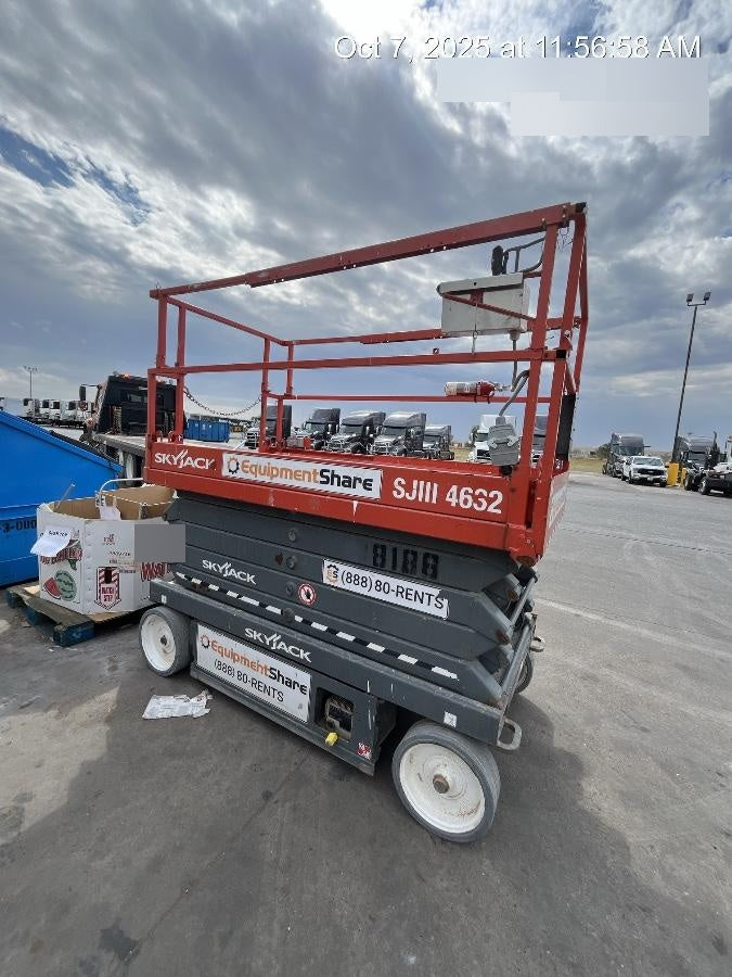 2018 Skyjack SJIII-4632 Skyjack SJIII4632 Scissor Lift w/Trojan Batteries