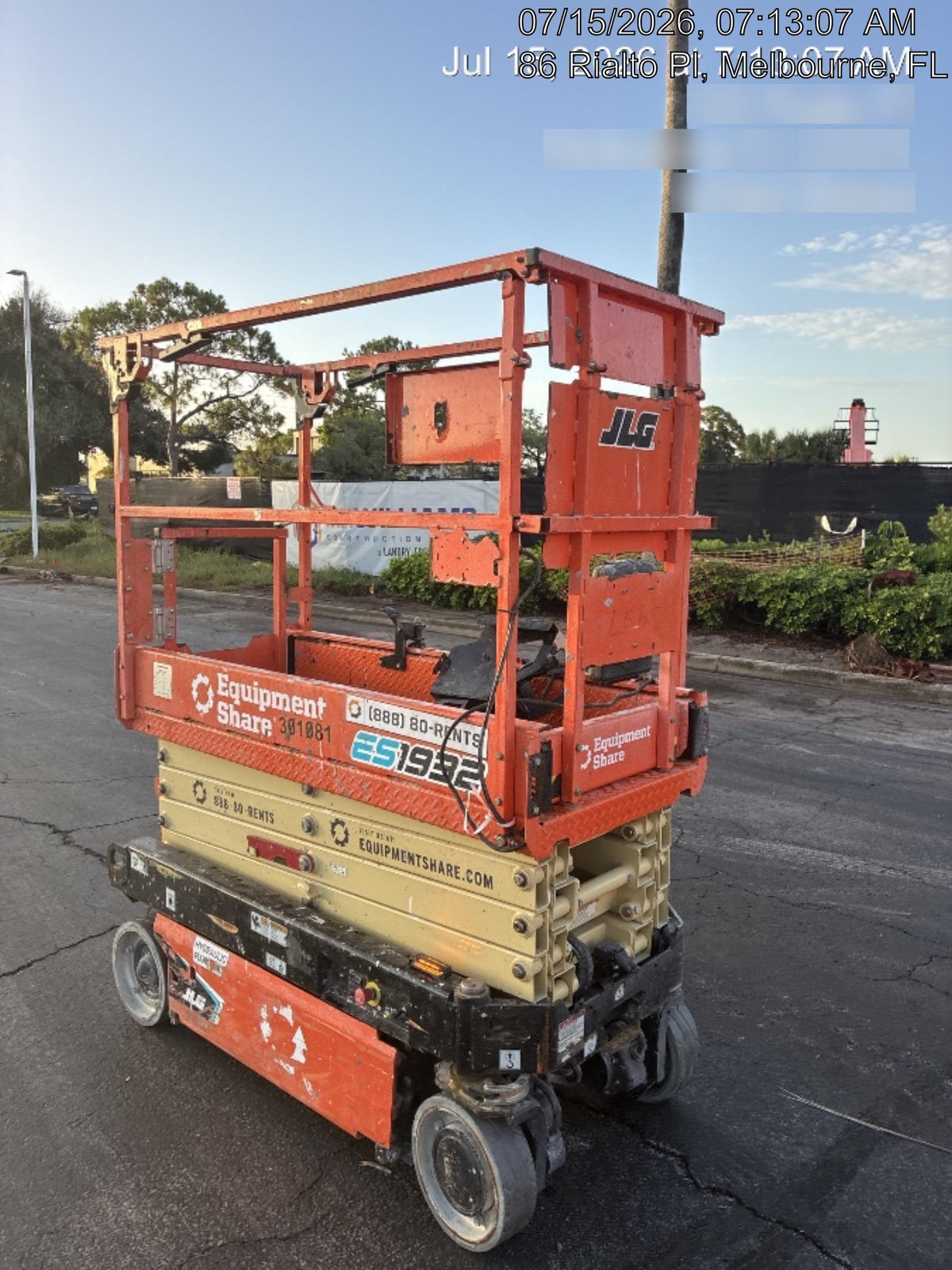 2023 JLG ES1932