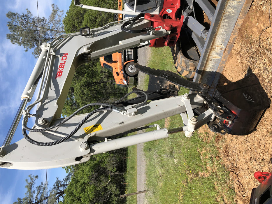 2019 Takeuchi TB260 Canopy, Standard Blade, Auxiliary hydraulics Manual QC, Hydraulic thumb, 12" ,18", 24" Bucket