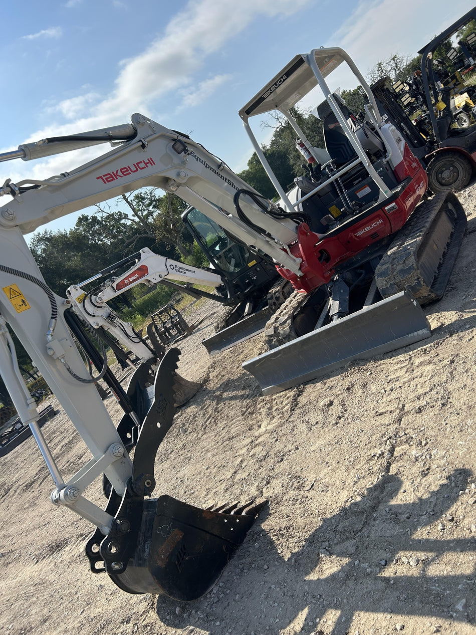 2025 TAKEUCHI TB250-2R