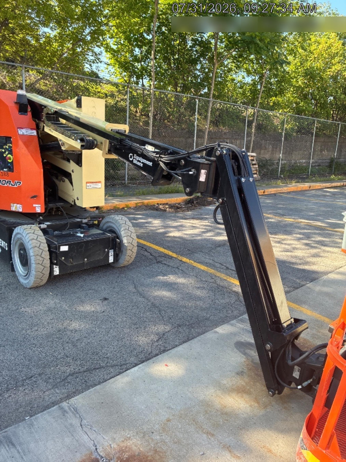 2025 JLG E300AJP