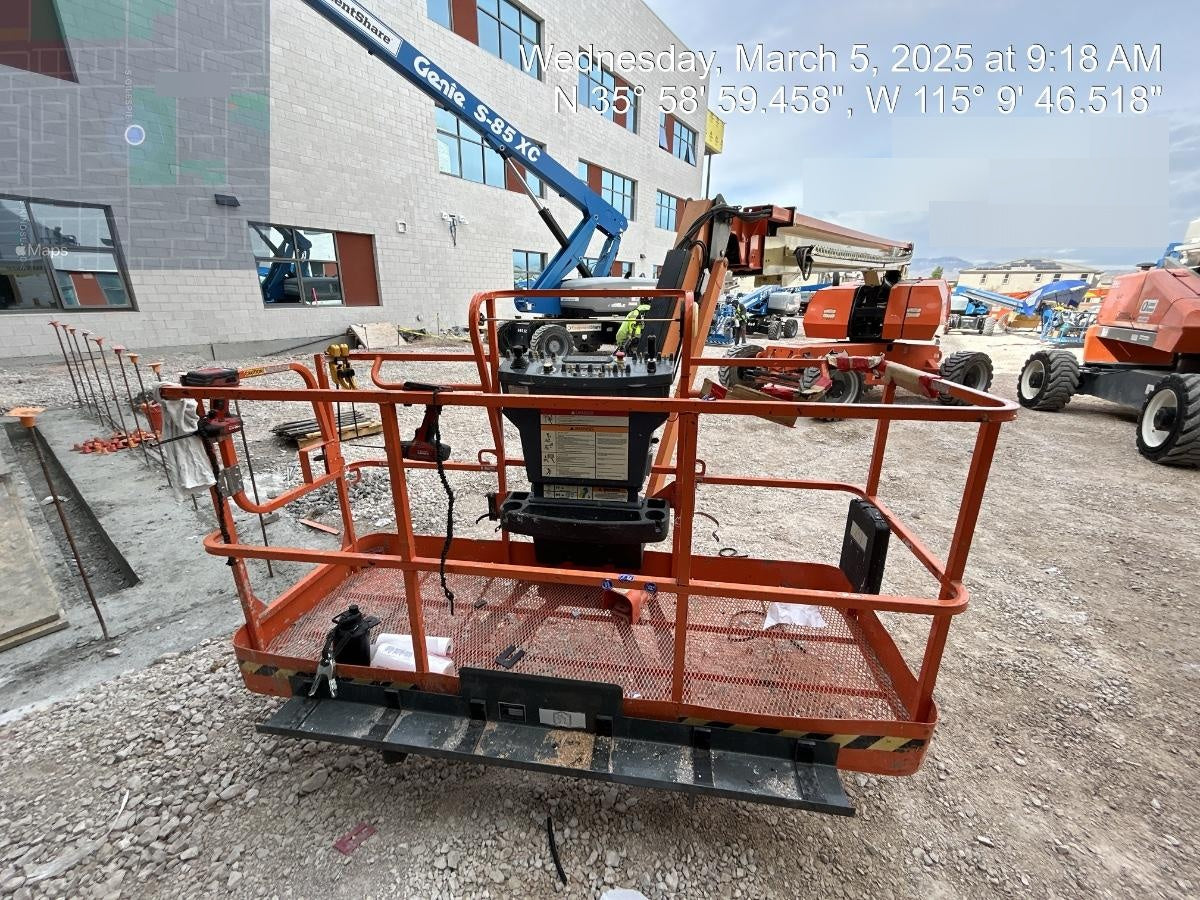 2022 JLG 860SJ