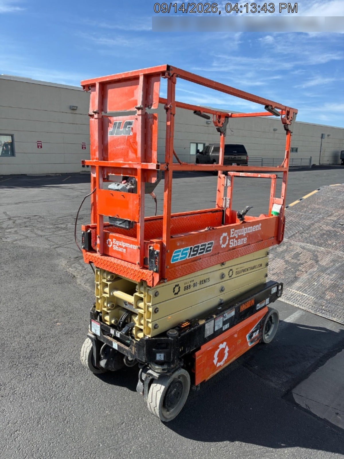 2022 JLG ES1932