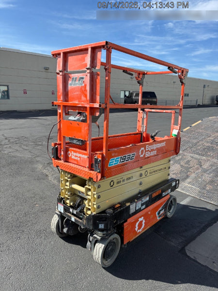 2022 JLG ES1932