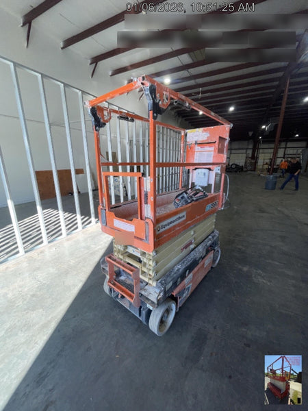 2021 JLG ES1932