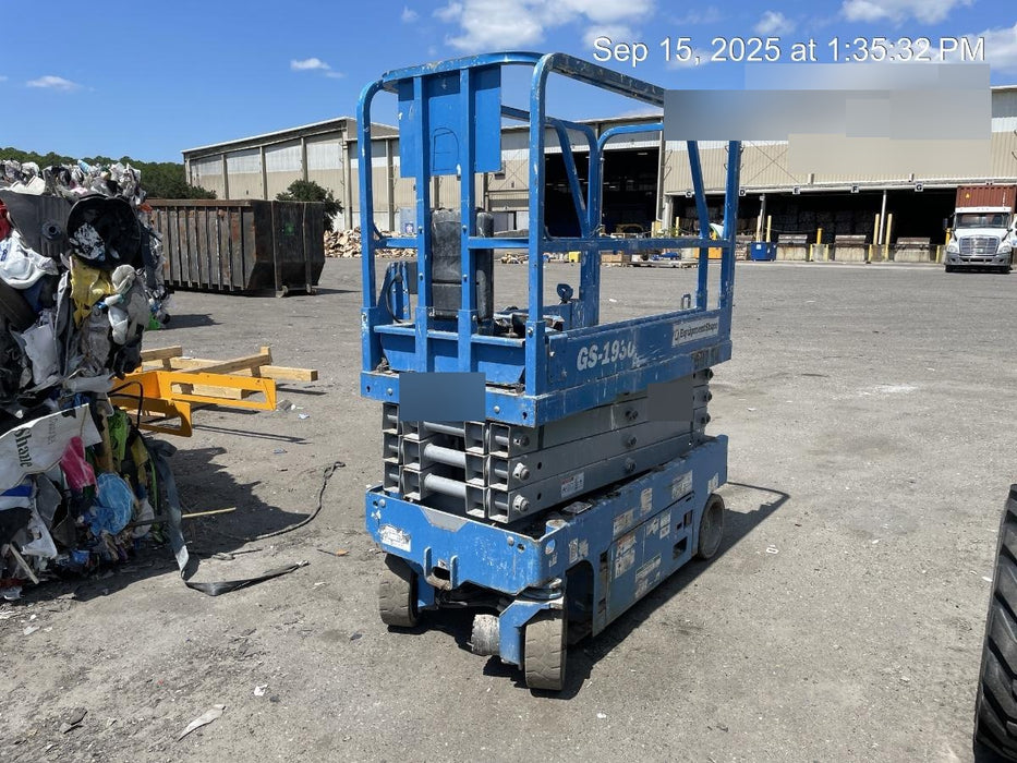 2019 Genie GS-1930 Fixed Rails with Chain Entry