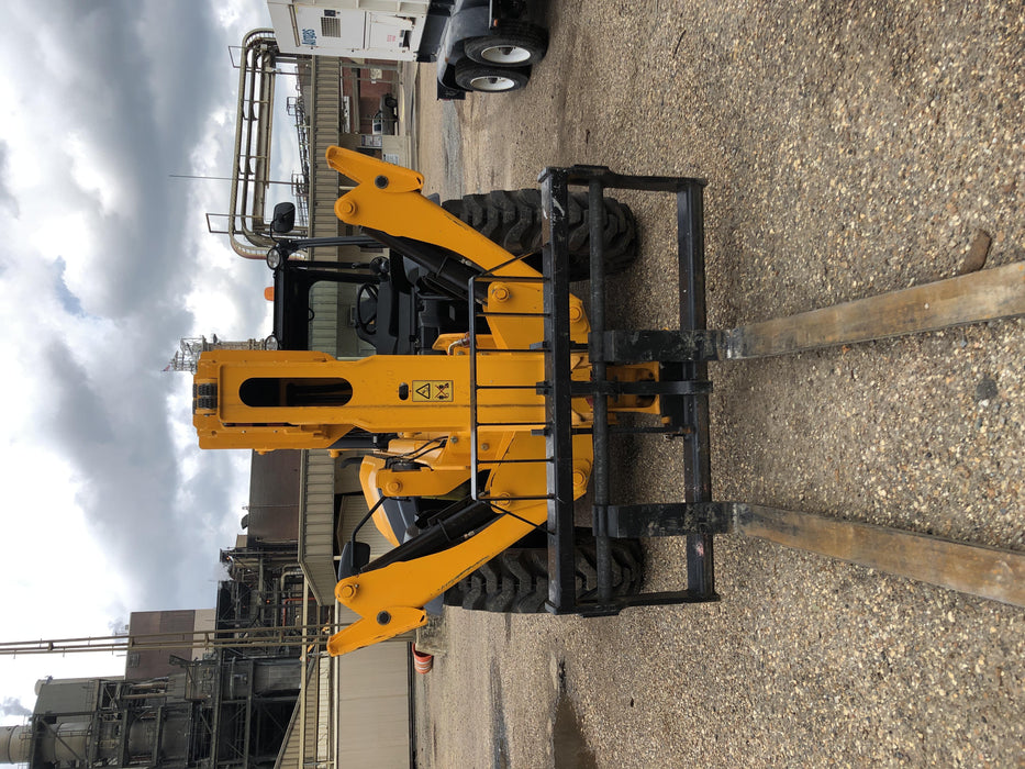 2020 JCB 510-56 Canopy, 74 HP, Solid Tires, STD Worklight, Beacon, Aux Hydraulics, Lifting Eye, Back up Alarm w/66" Carriage/60" Forks