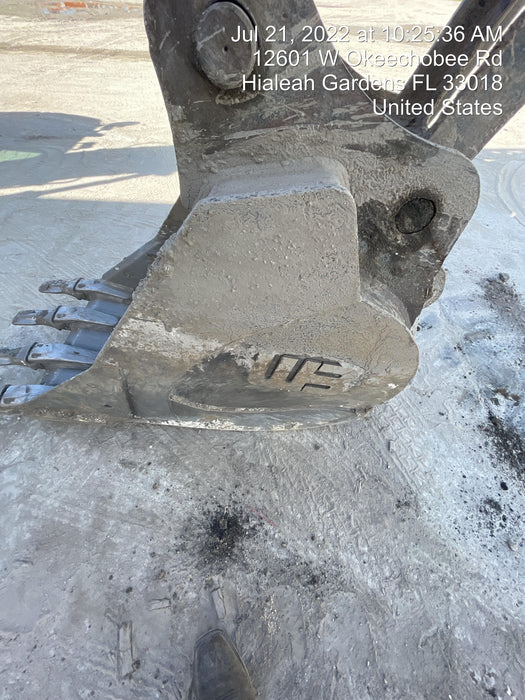 2014 WERK-BRAU 24" Bucket, 25k-35k Excavator - Werk-Brau