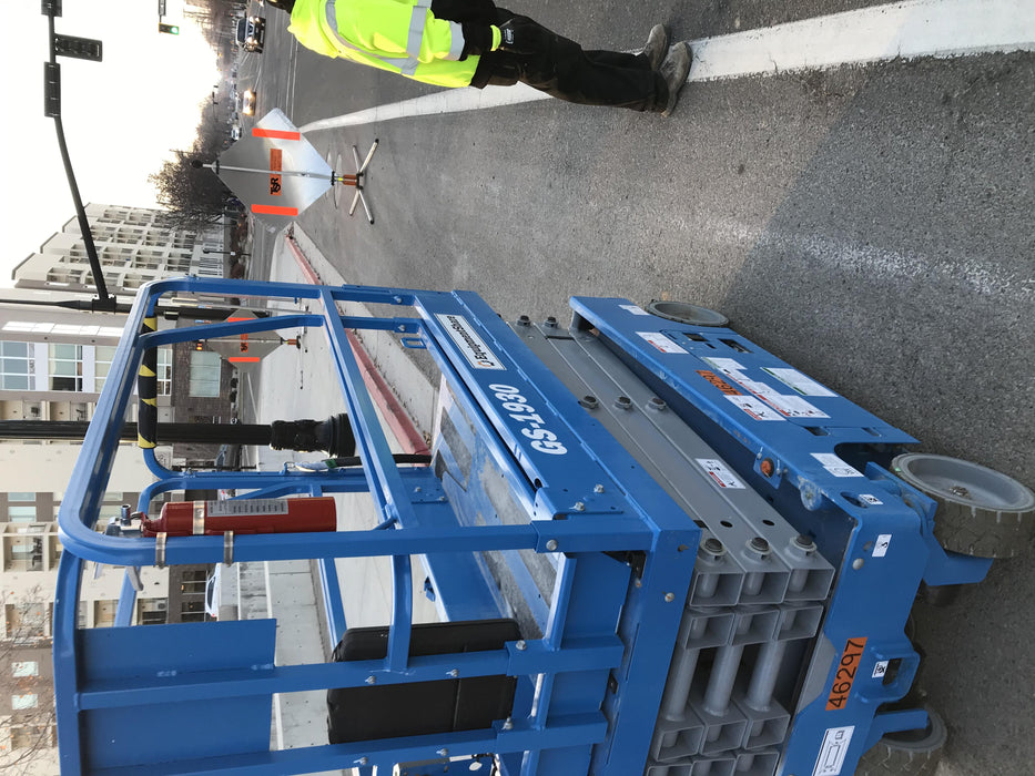 2019 Genie GS-1930 Fixed rails with chain Entry