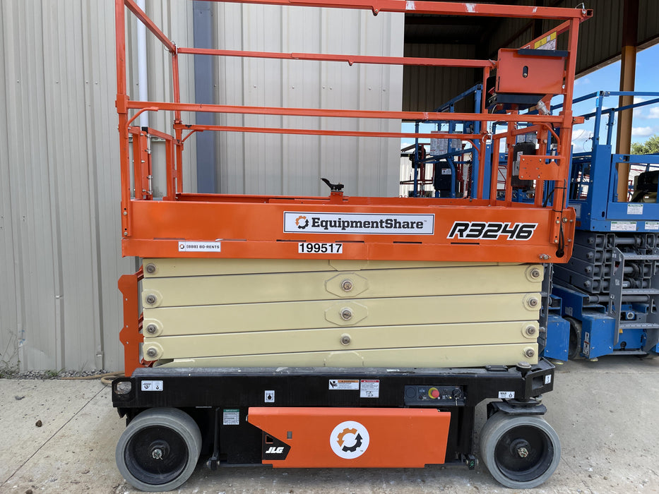 2021 JLG R3246