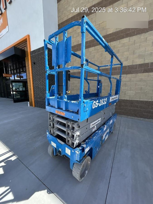 2020 Genie GS-2632 Solid NM Tires, Folding Rails with Half-Height Swing Gate, Beacon