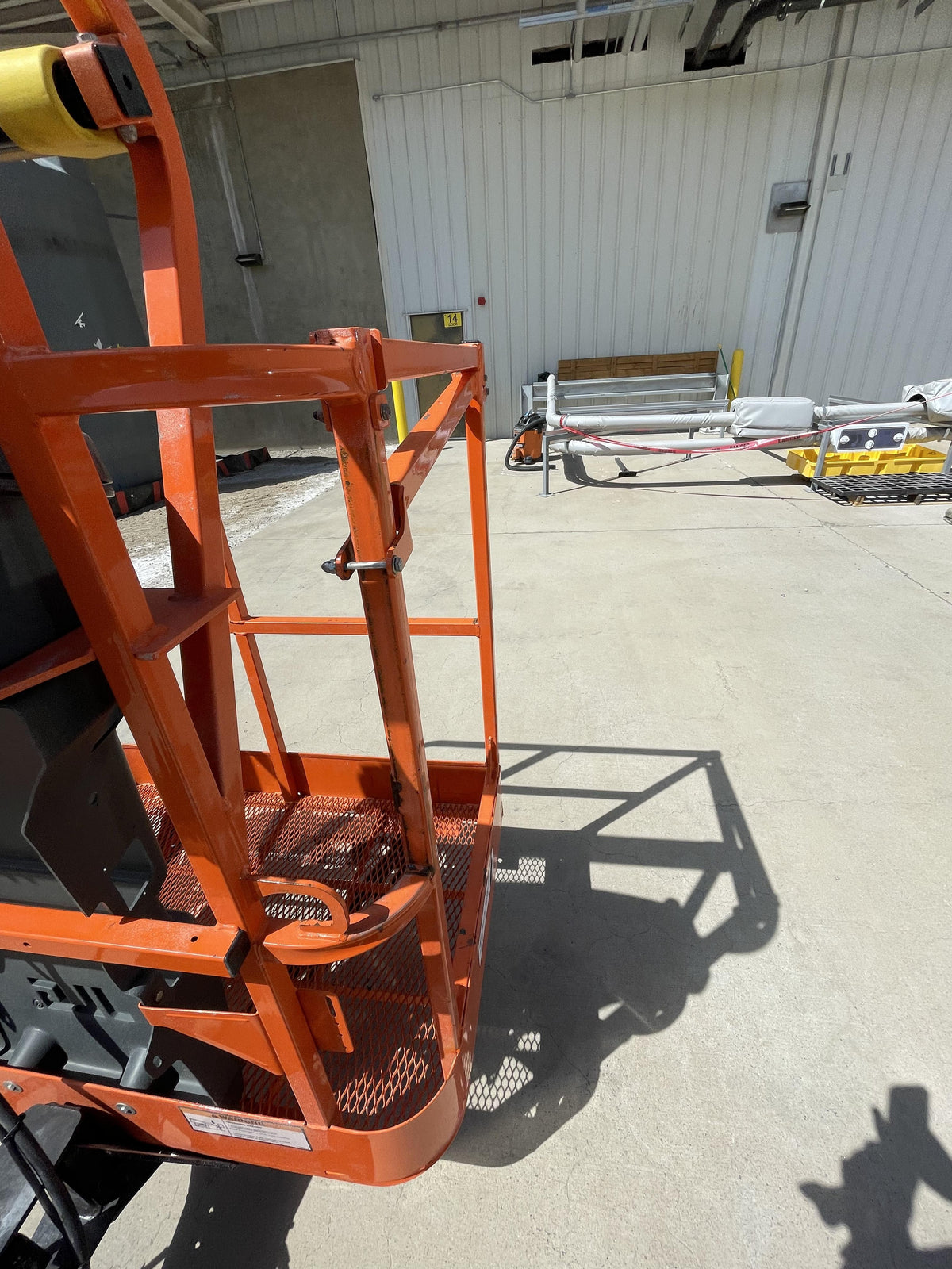 2019 JLG E300AJP