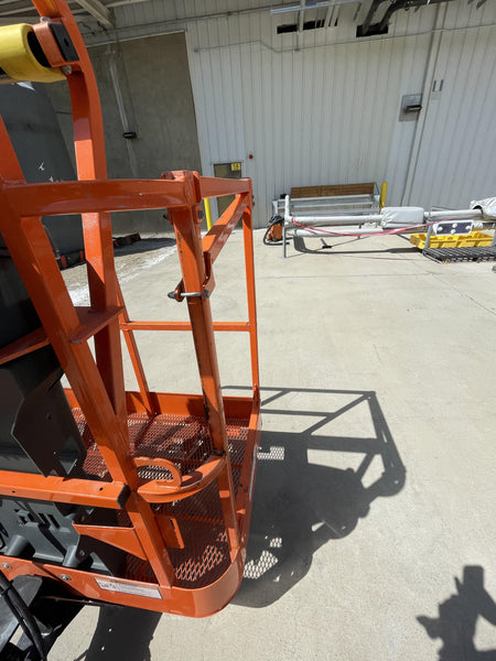 2019 JLG E300AJP