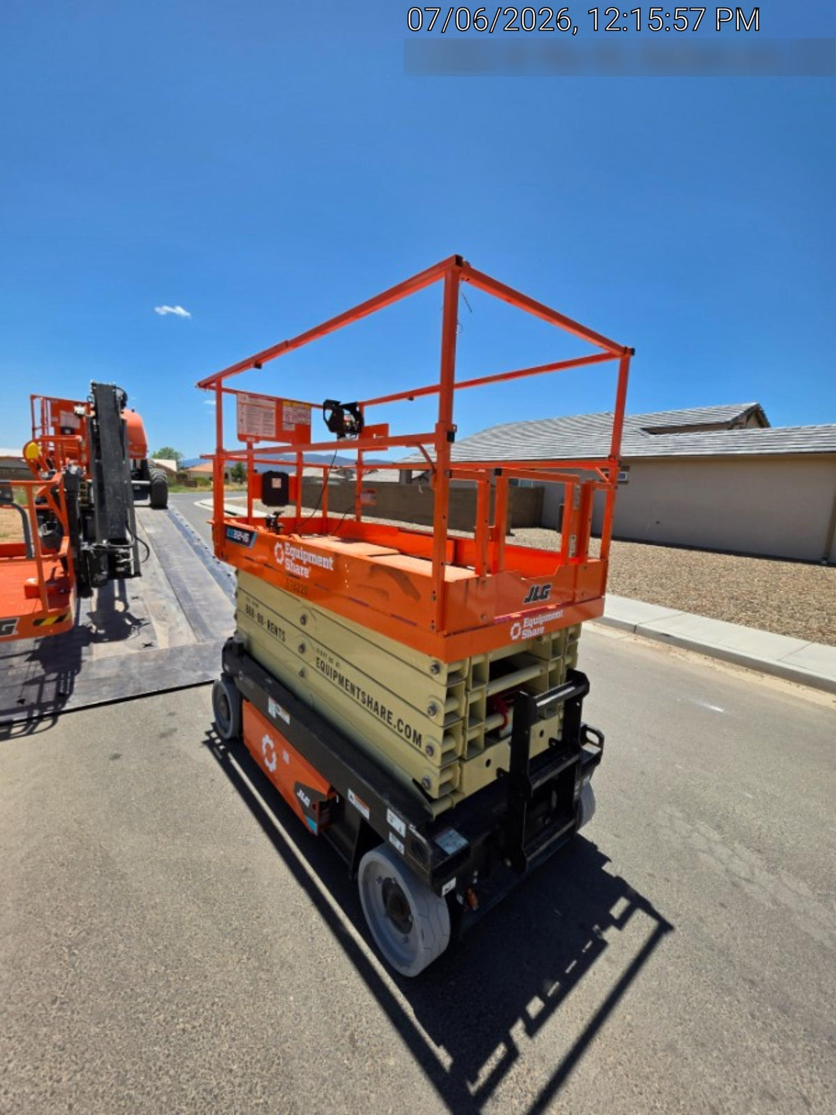 2025 JLG ES3246