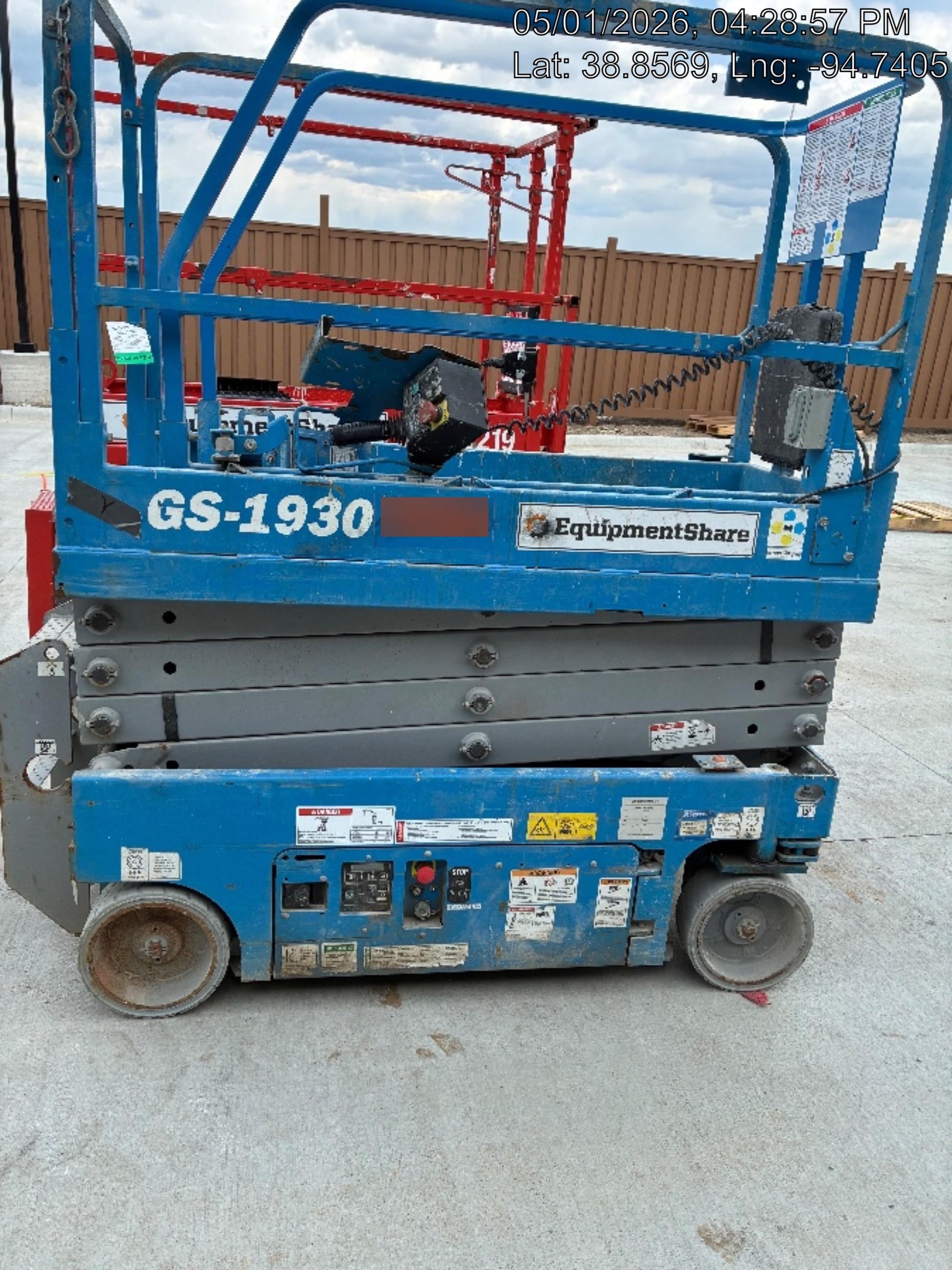 2019 Genie GS-1930 Fixed rails with chain Entry