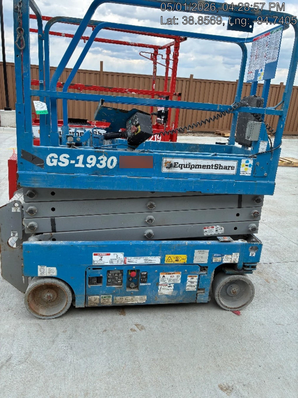 2019 Genie GS-1930 Fixed rails with chain Entry