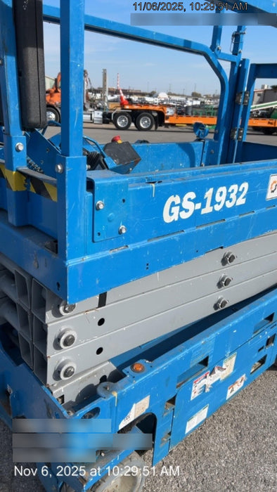 2021 GENIE GS-1932