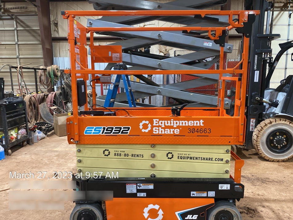 2023 JLG ES1932