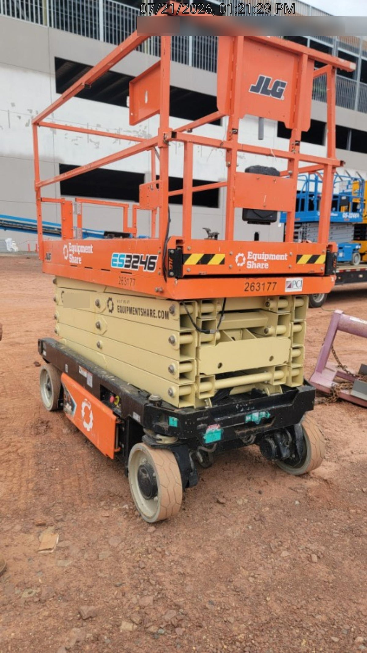 2022 JLG ES3246