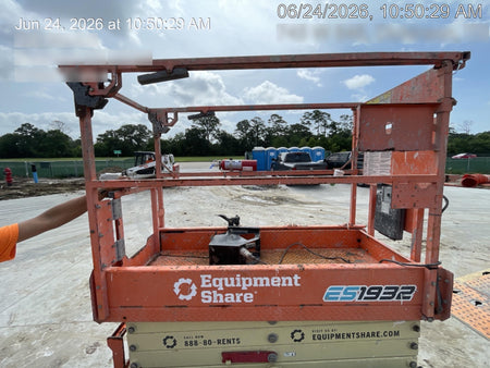 2022 JLG ES1932