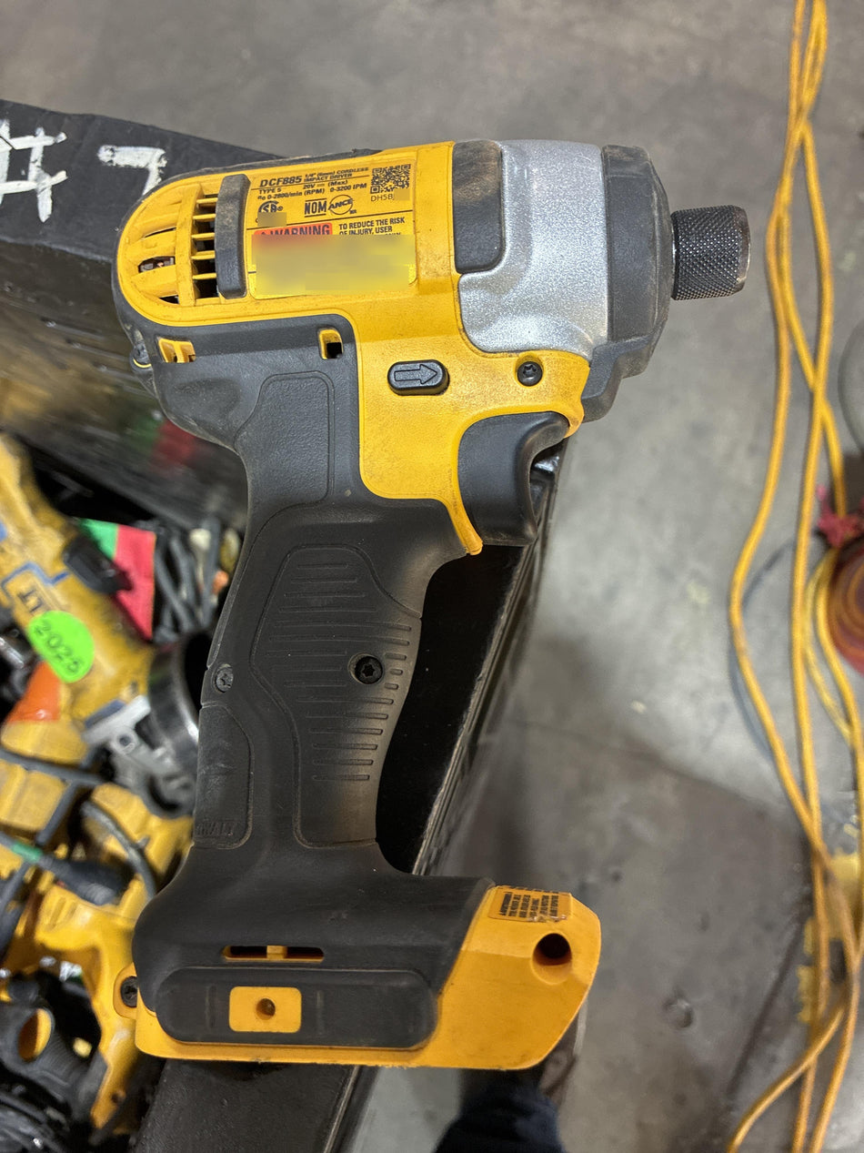 2021 DEWALT DCF885