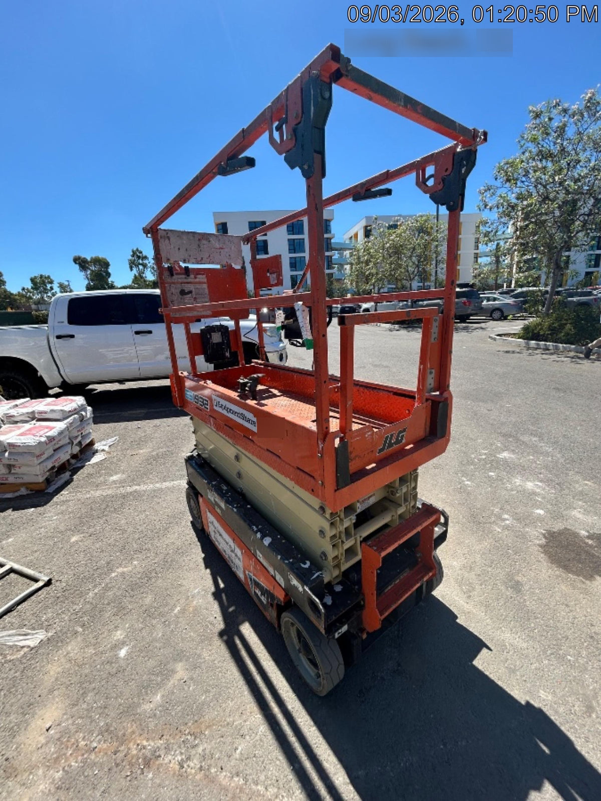2022 JLG ES1932