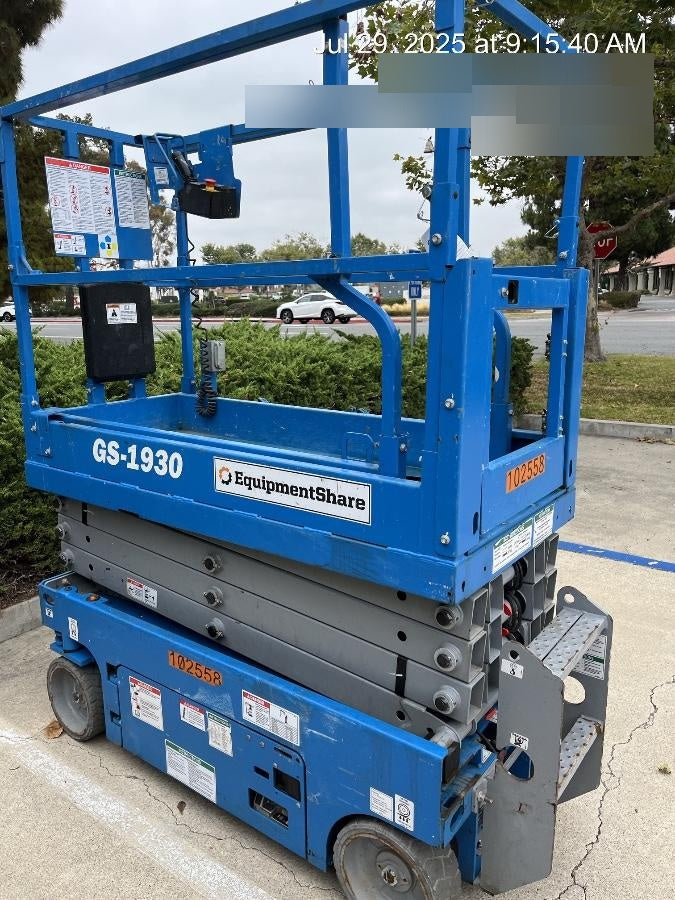 2020 Genie GS-1930 Solid Non Marking Tires, Beacon, Folding rails with half height swing gate, 800W Inverter