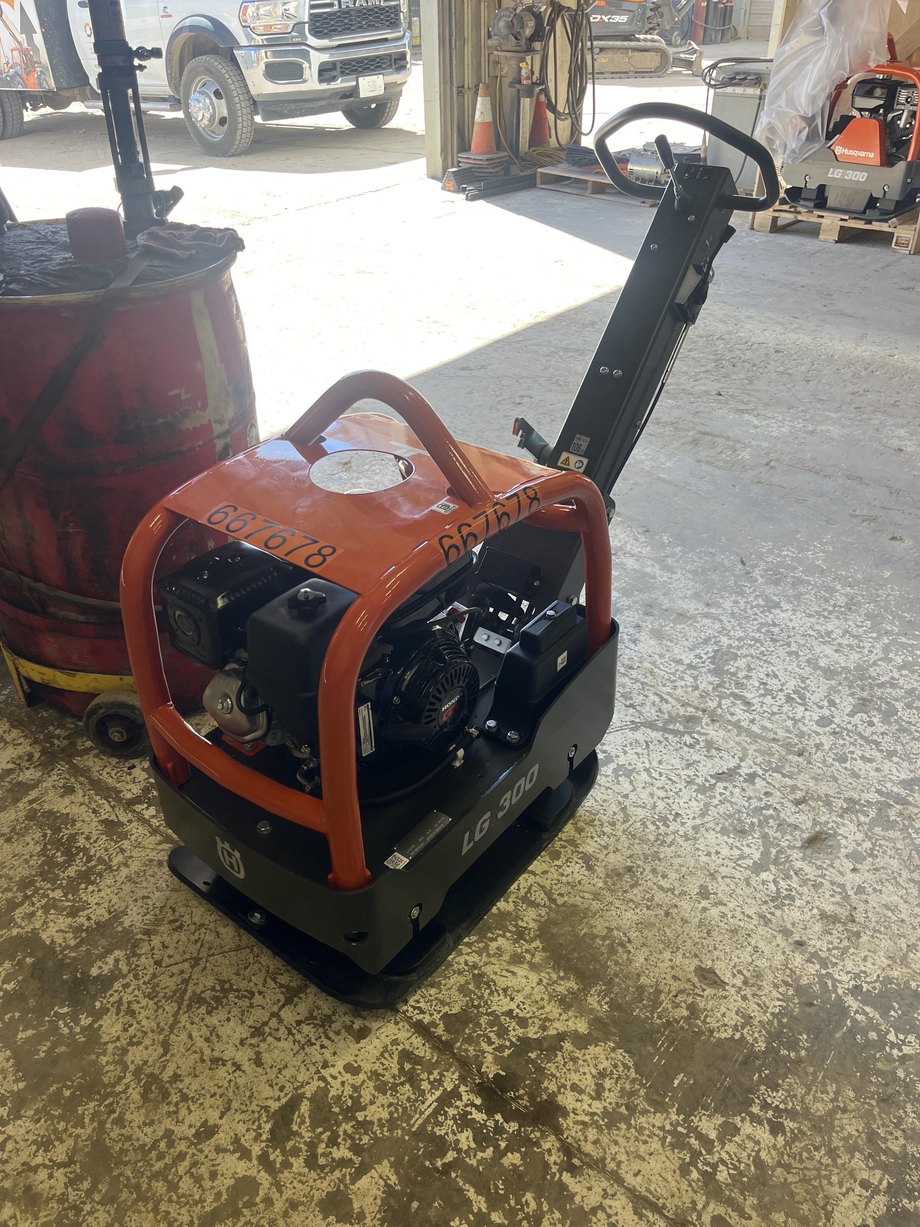 2025 HUSQVARNA LG300