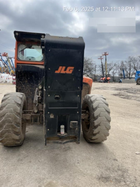2021 JLG 1075