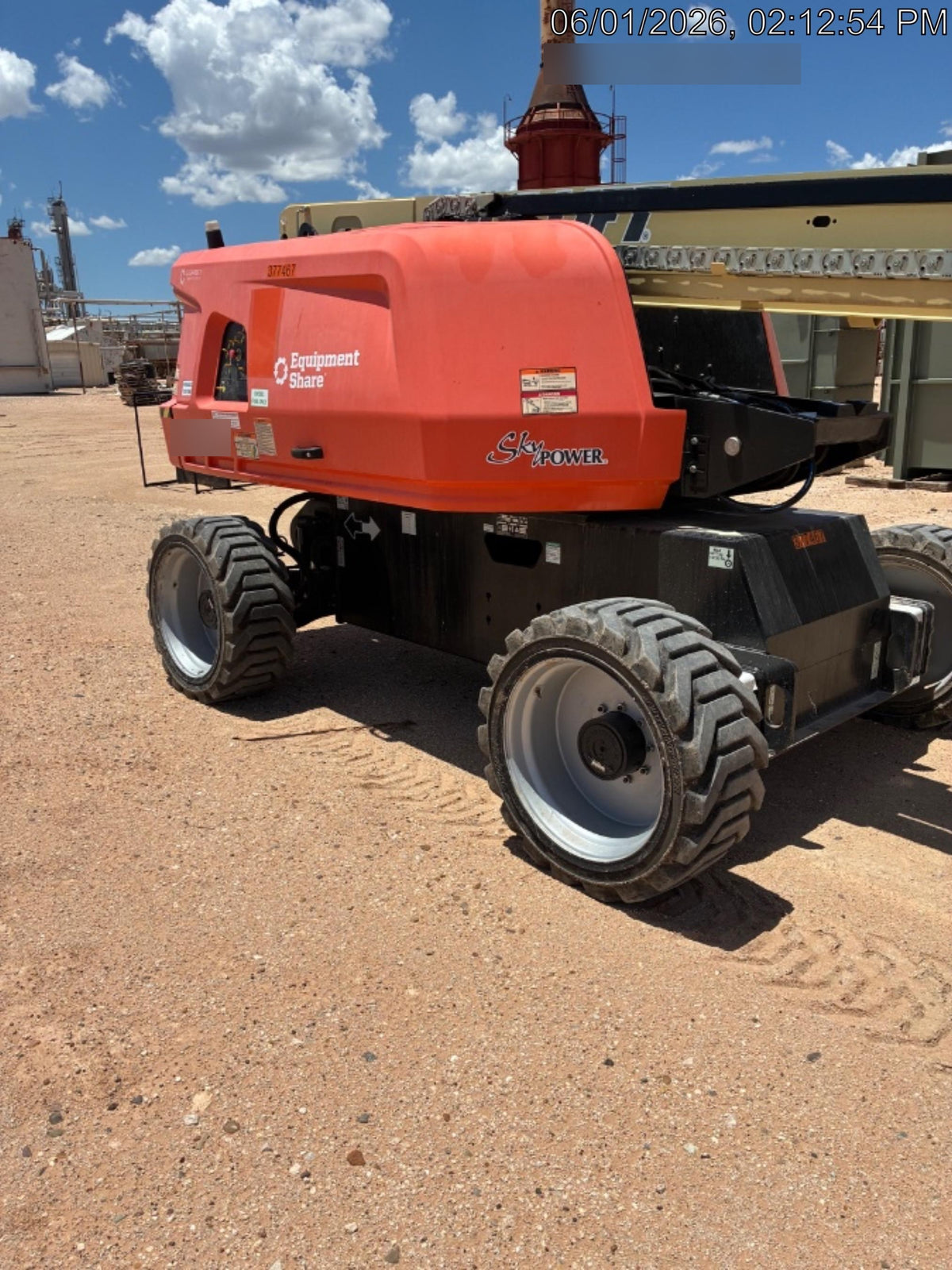 2023 JLG 660SJ