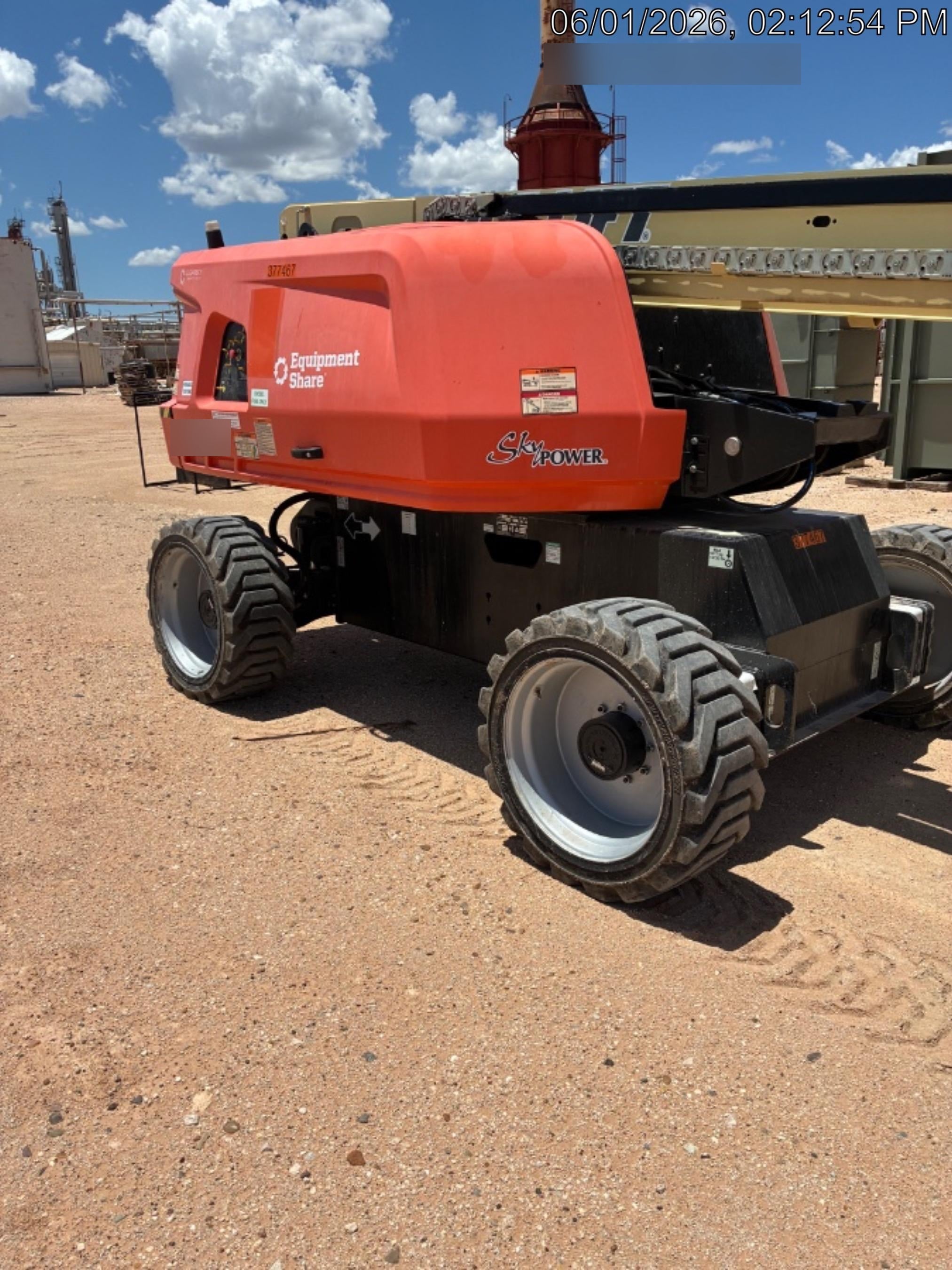 2023 JLG 660SJ