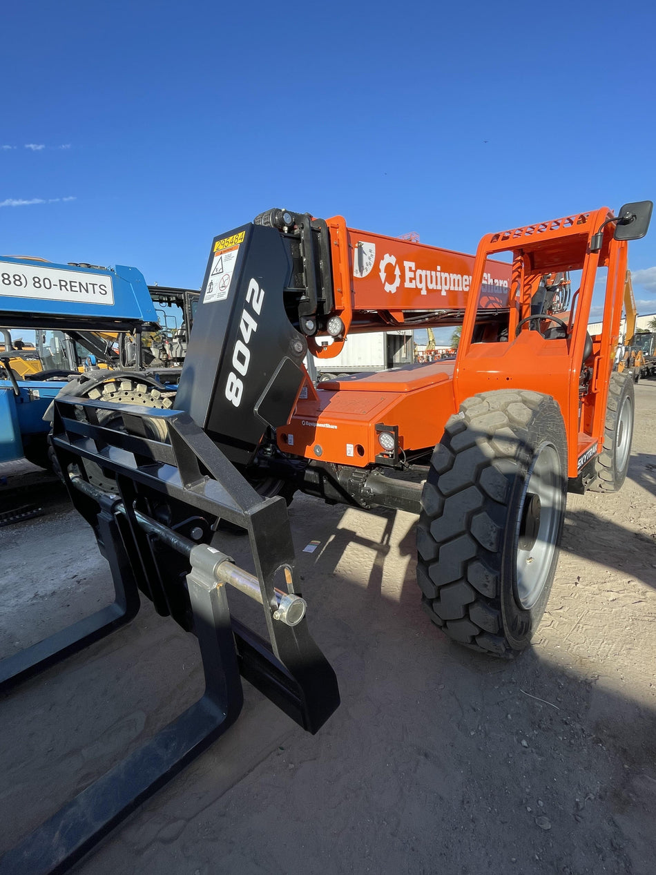 2023 SKYTRAK 8042