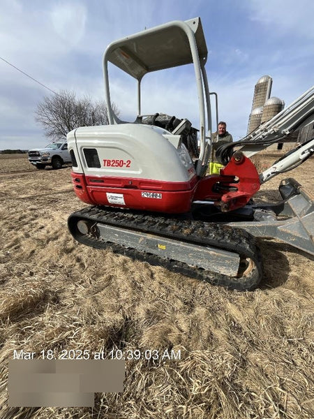 2023 TAKEUCHI TB250-2R